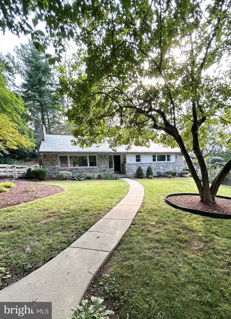 1100 Wyomissing Boulevard photo 1
