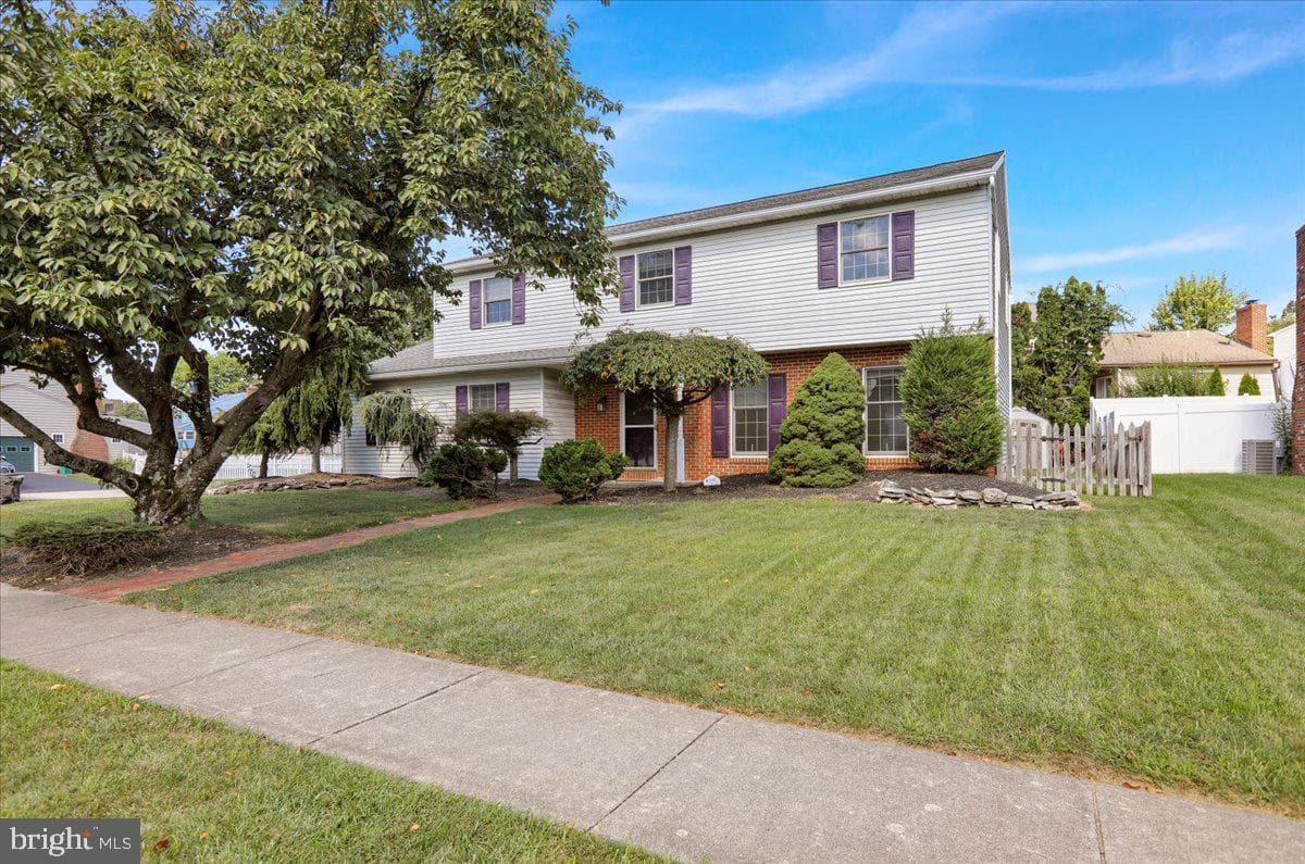 2027 Gring Drive photo 1
