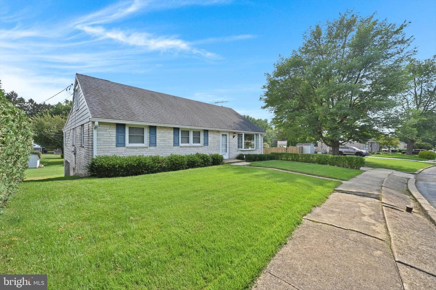 322 Morrison Road photo 1