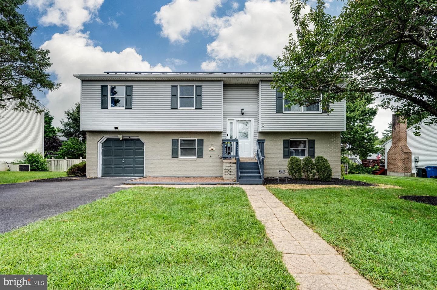 520 Oak Street photo 1