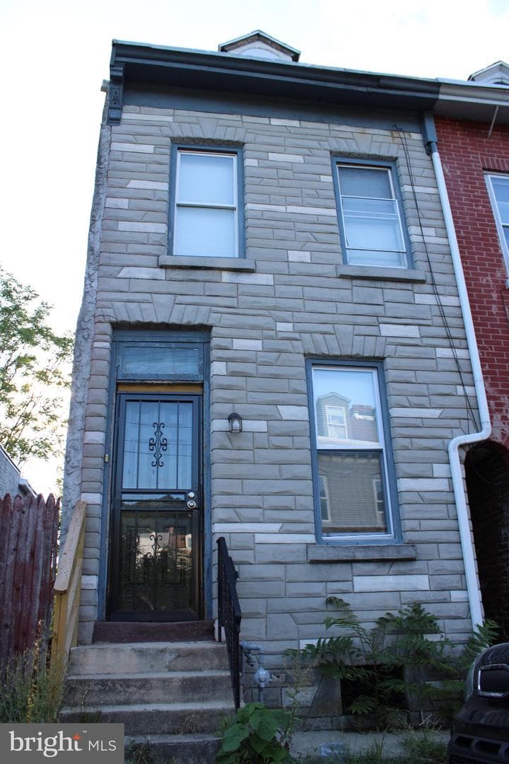 634 Mulberry Street photo 1