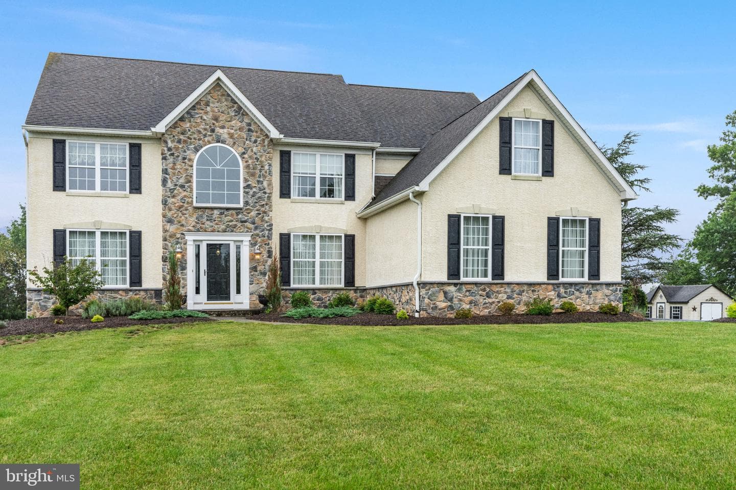17 Valley Brook Road photo 1