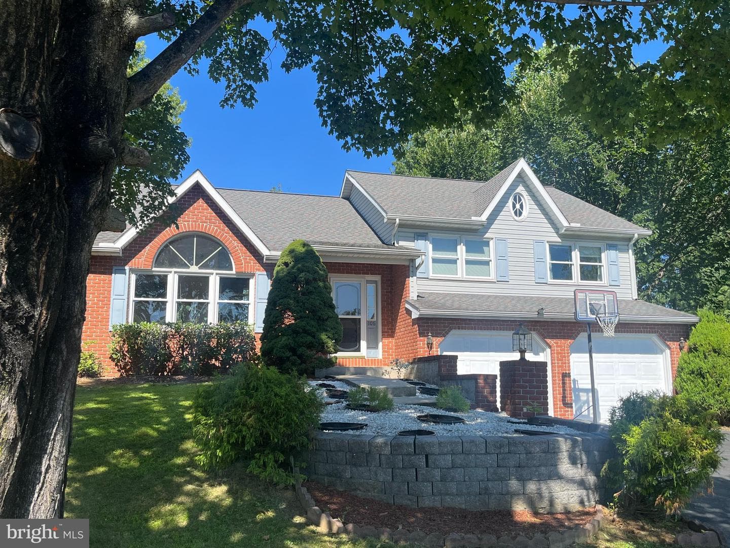 106 Delta Court photo 1