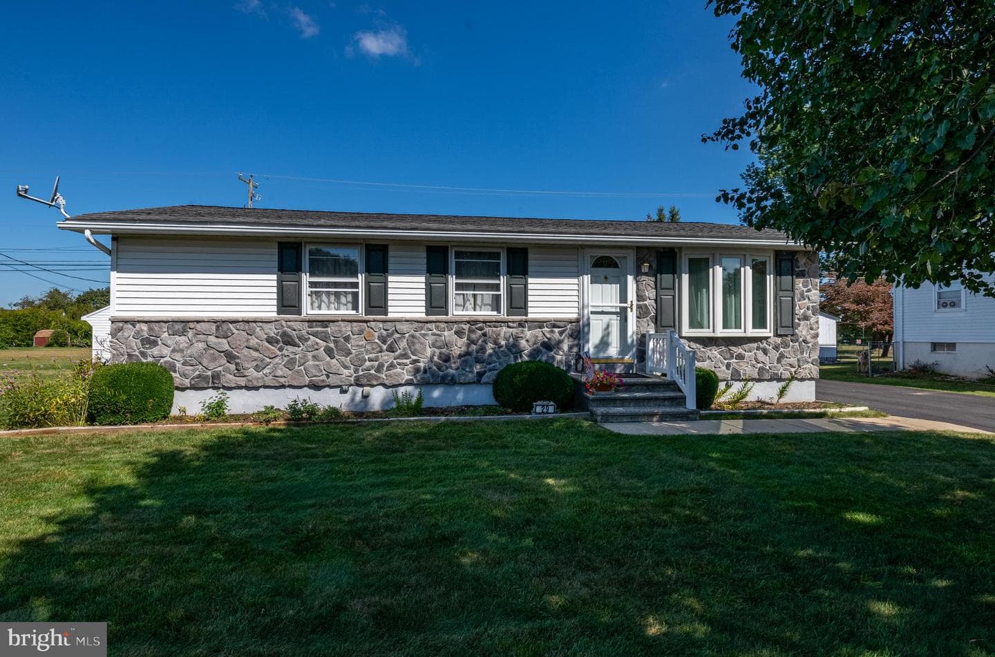 29 Maywood Avenue photo 1