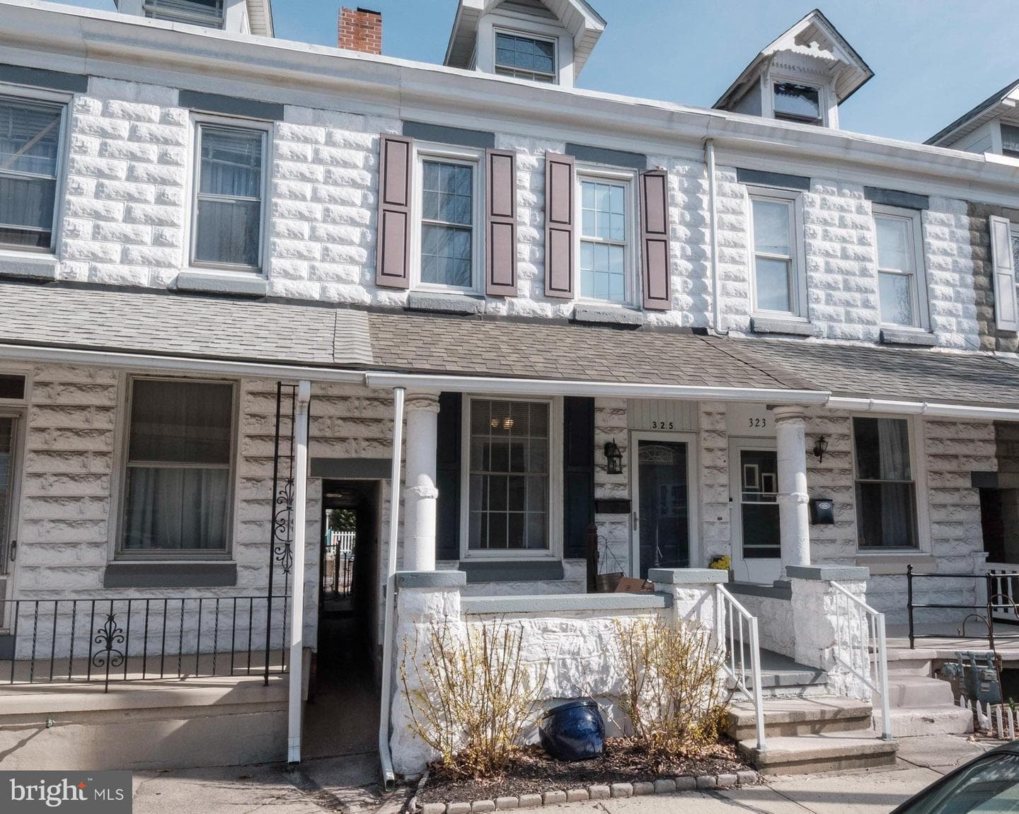 325 Spruce Street photo 1