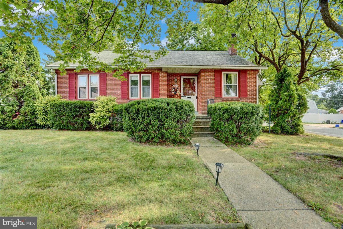 700 Belmont Avenue photo 1