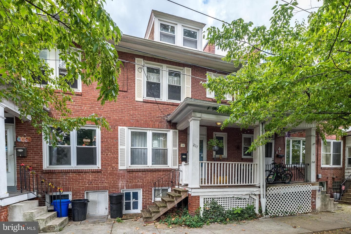 207 Spruce Street photo 1