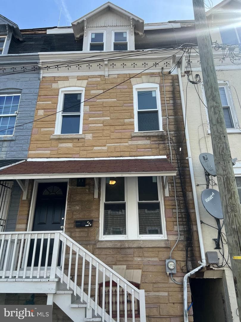 447 Gordon Street photo 1