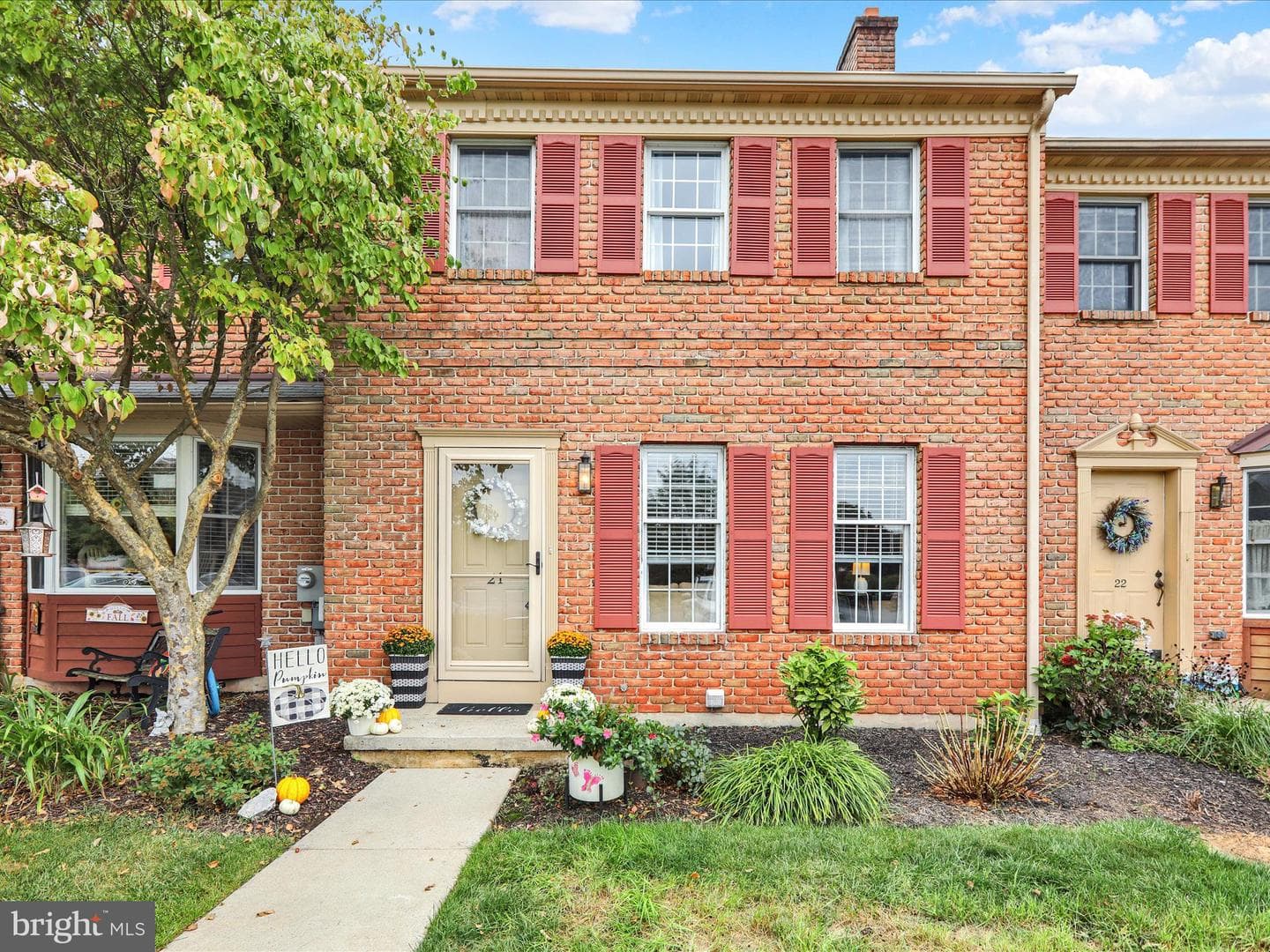 21 Warwick Court photo 1