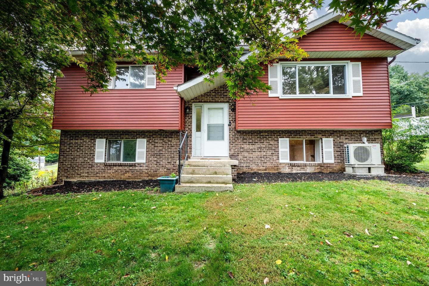 1029 Crestview Avenue photo 1