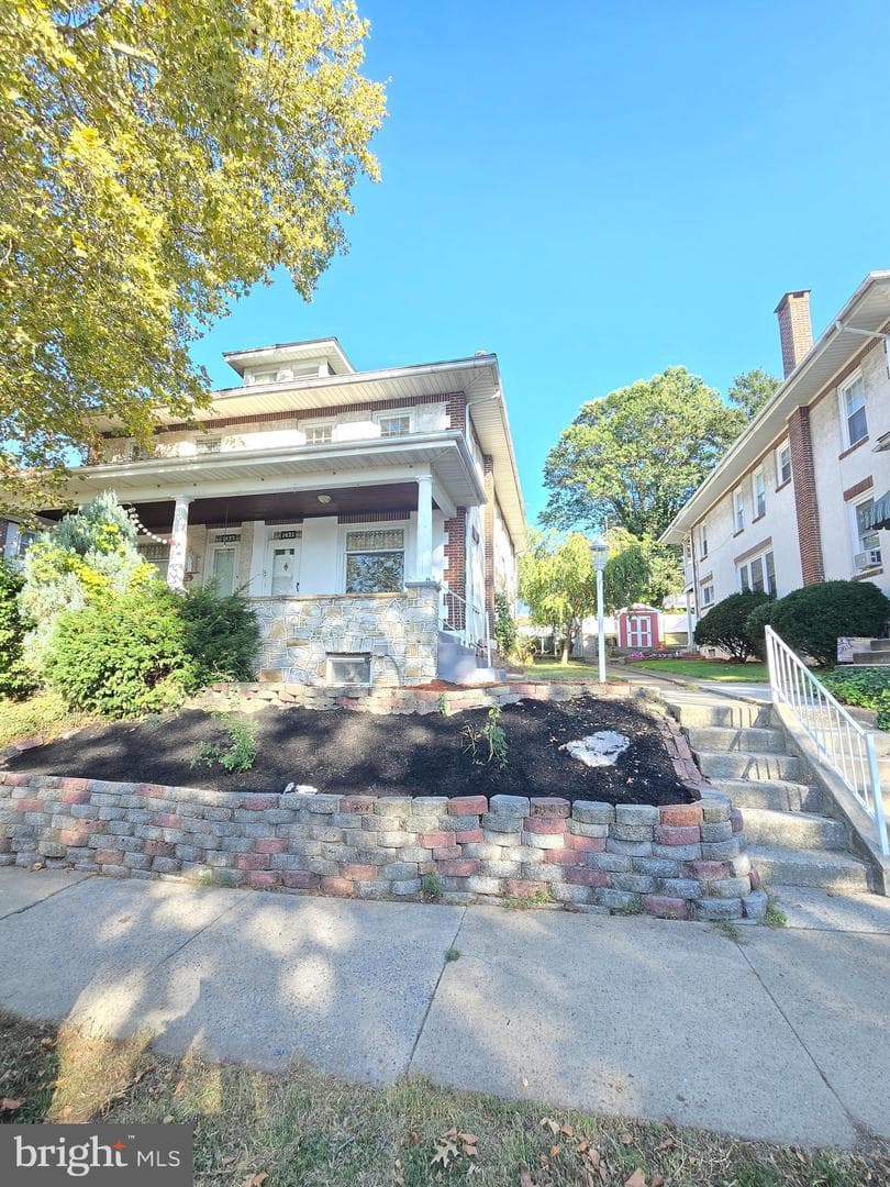 1421 Palm Street photo 1