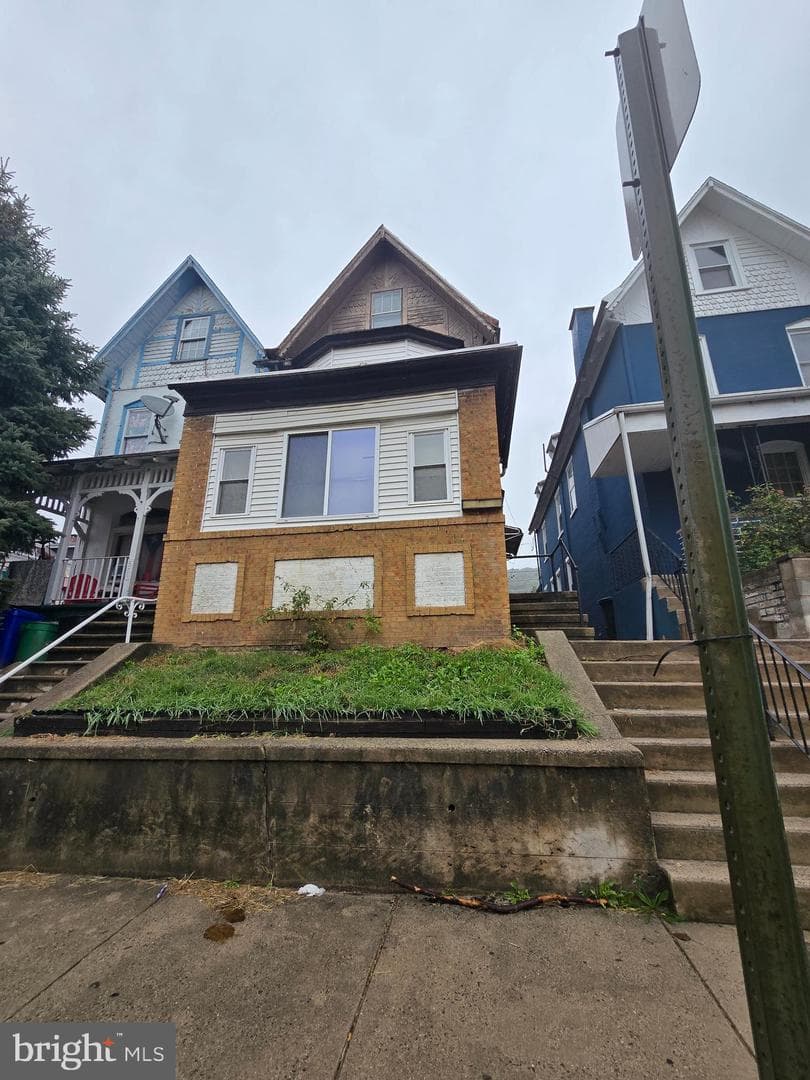 551 N 11th Street photo 1