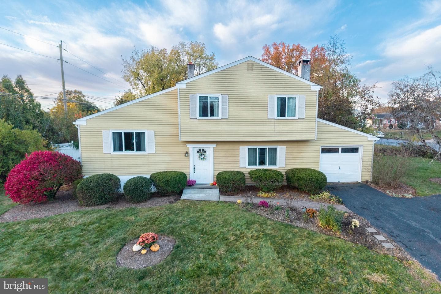 102 Russell Avenue photo 1