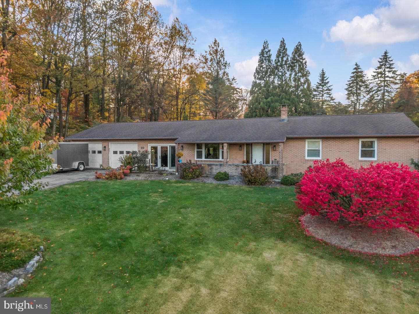 10 Daisy Lane photo 1