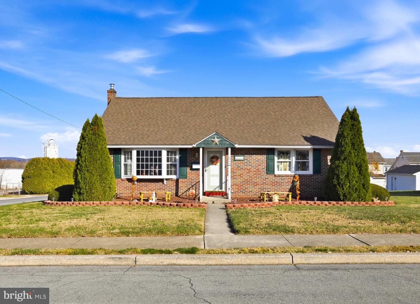 643 W 3rd Street photo 1