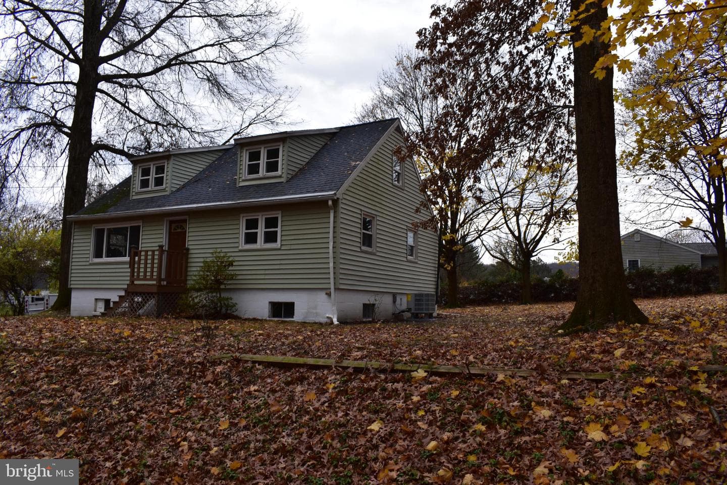 127 Cedar Lane photo 1