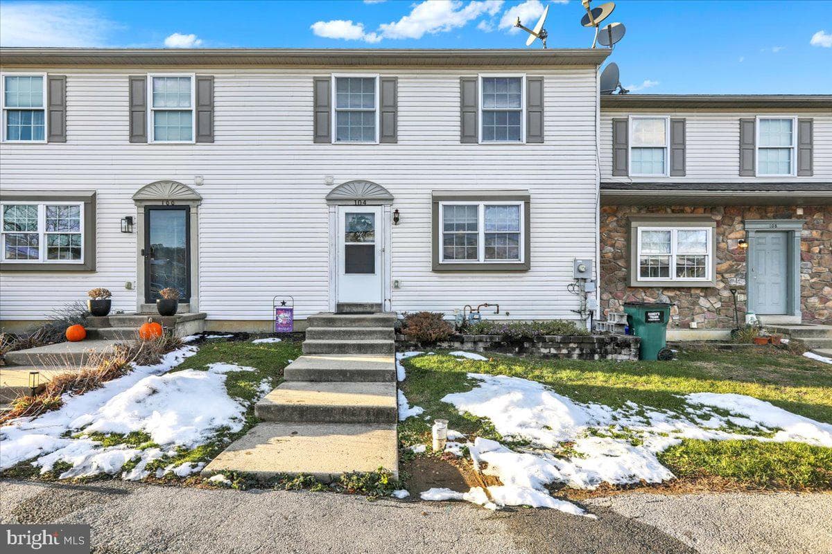 104 White Birch Lane photo 1