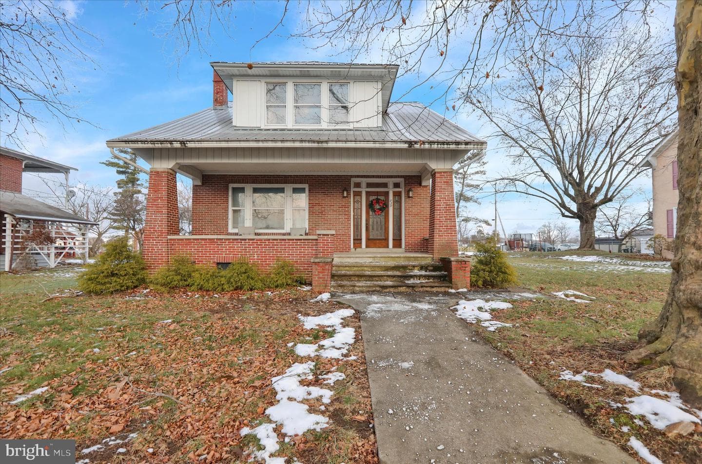 839 Main Street photo 1