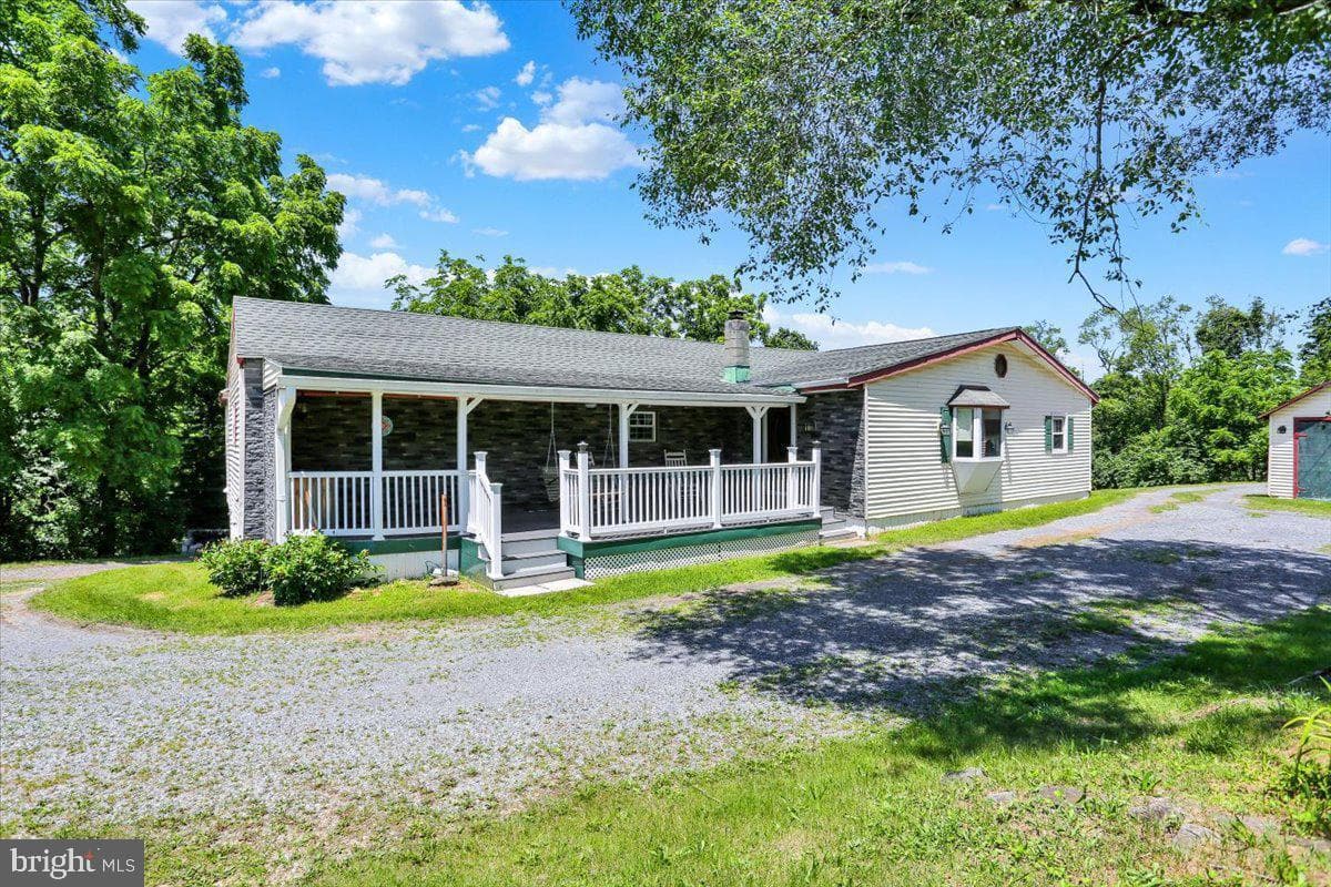 790 River Road photo 1