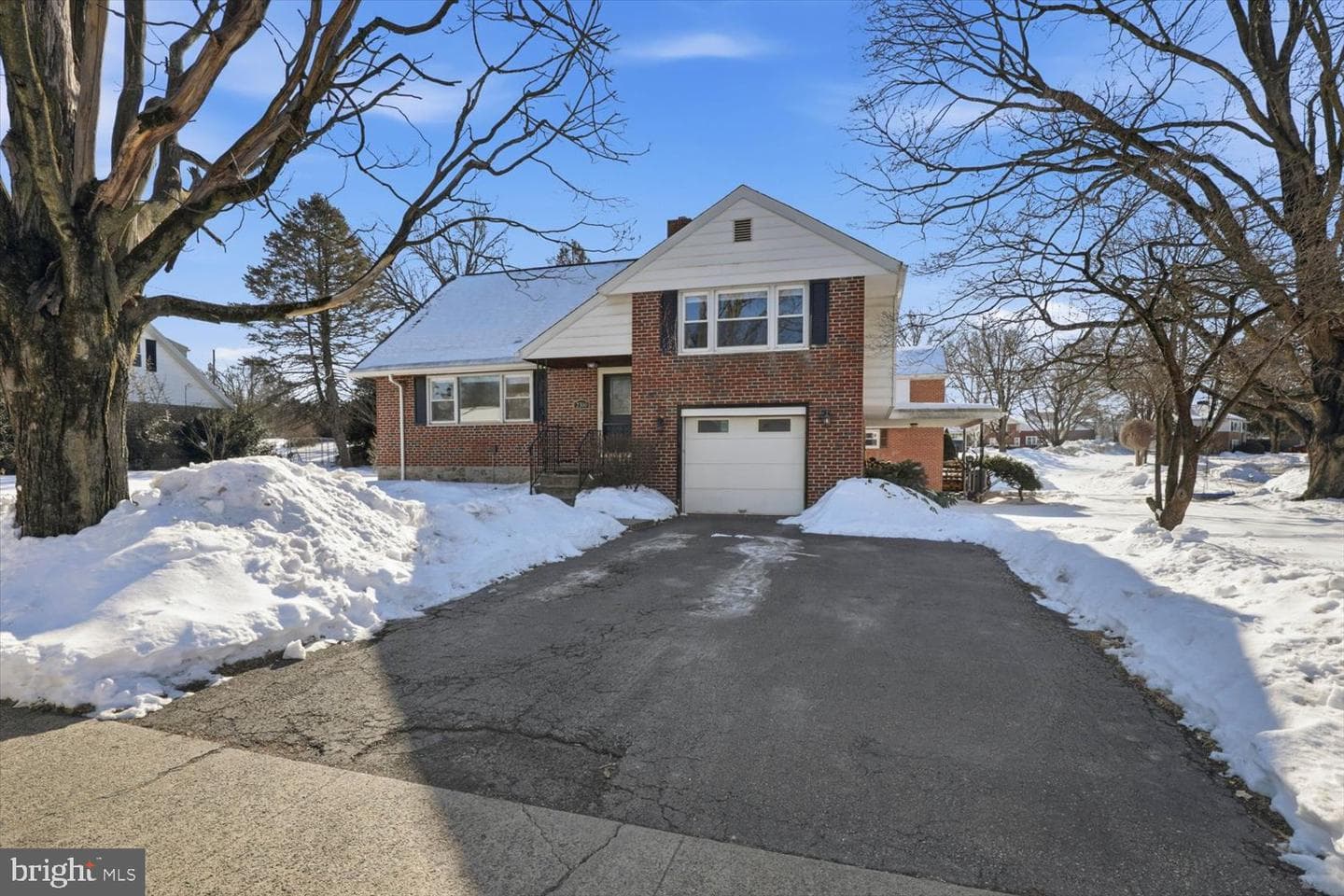 2300 Gring Drive photo 1