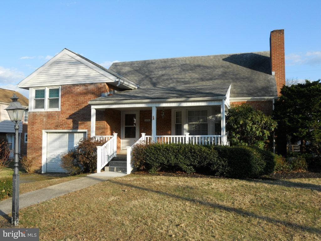 909 Brighton Avenue photo 1