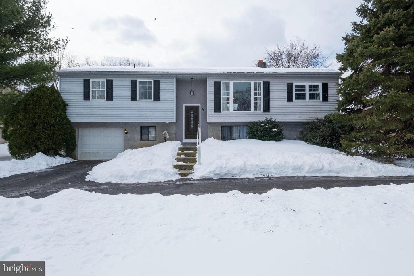 34 Carriage Circle photo 1