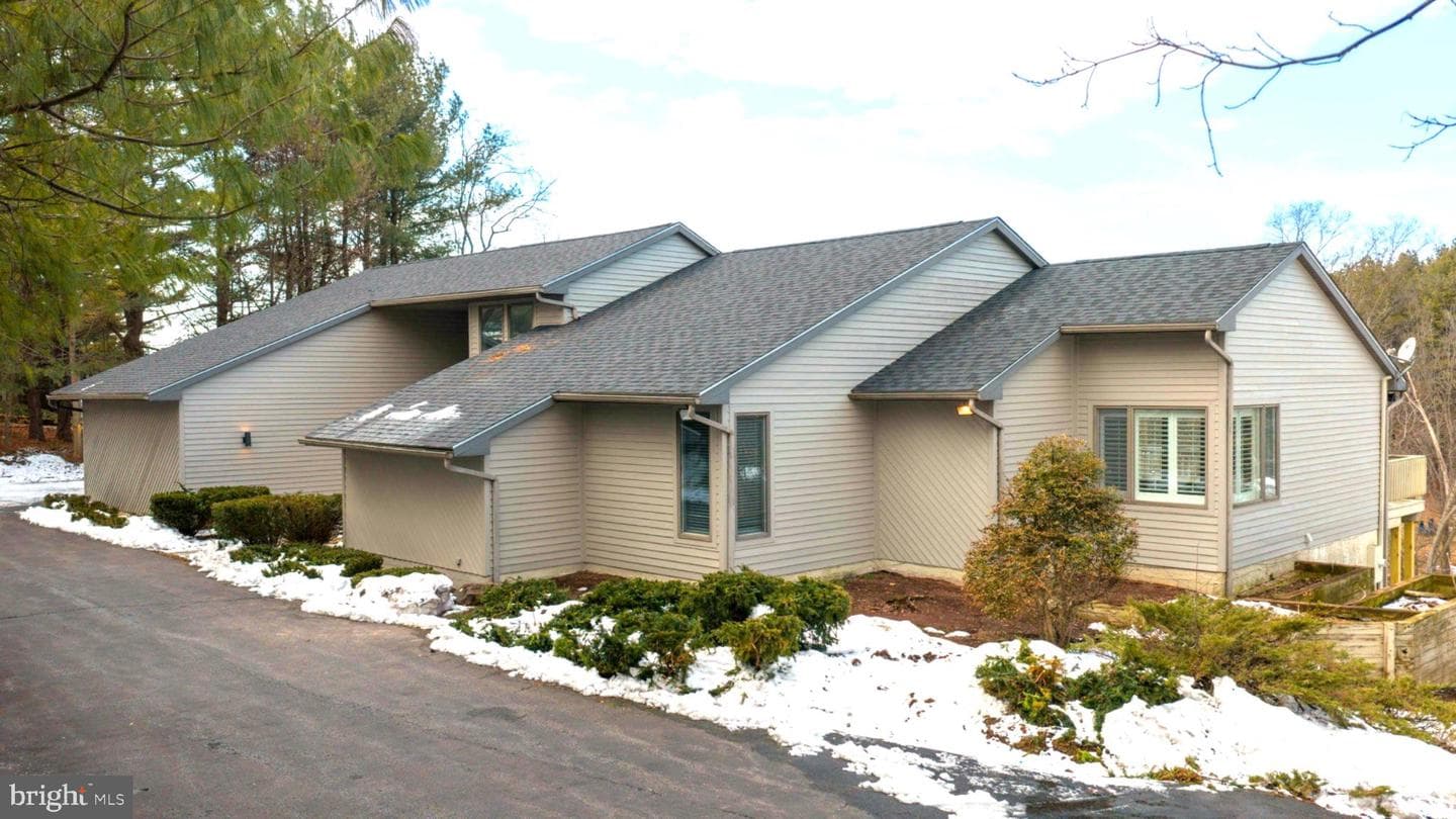 116 Clubhouse Drive photo 1