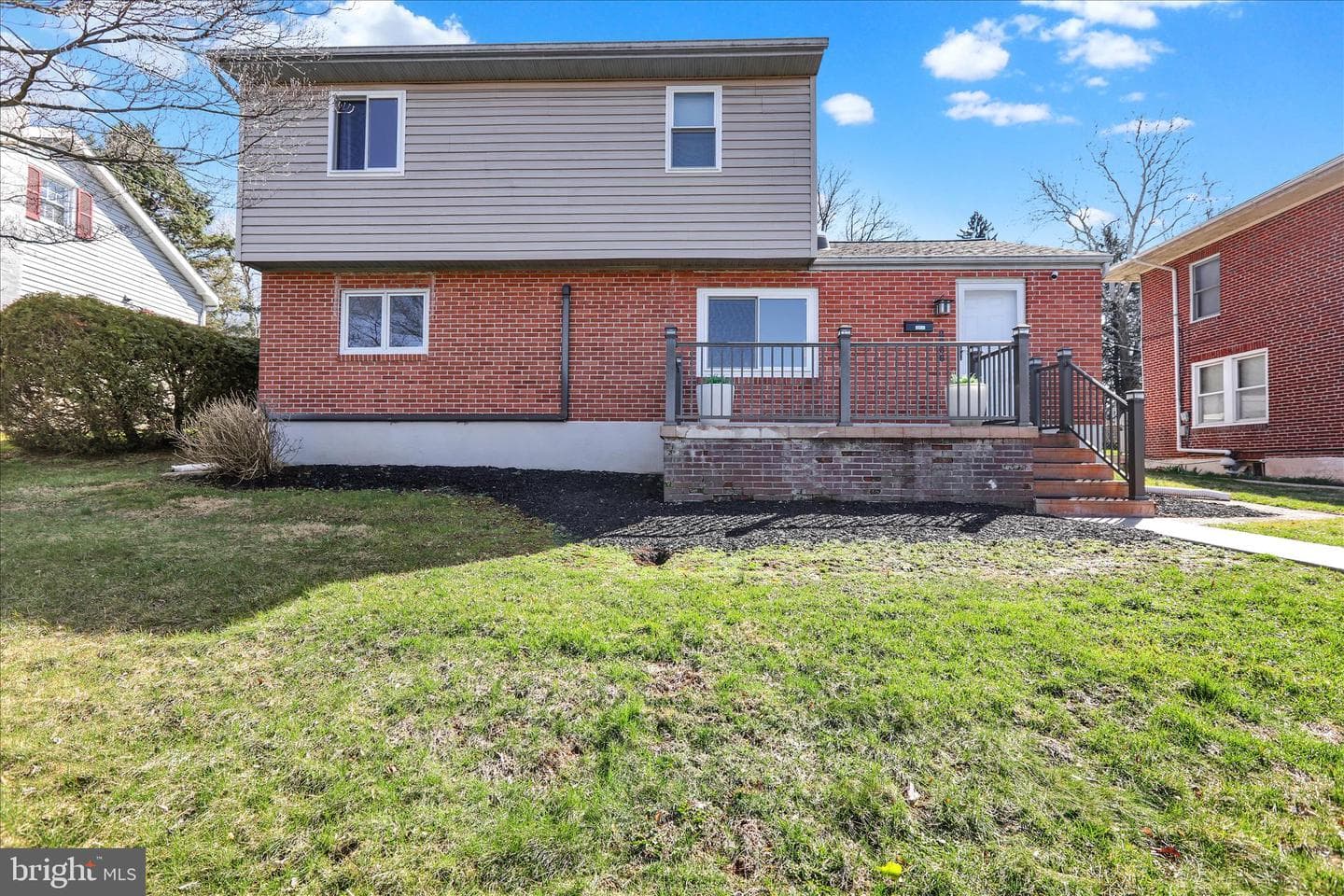 2266 Reading Boulevard photo 1