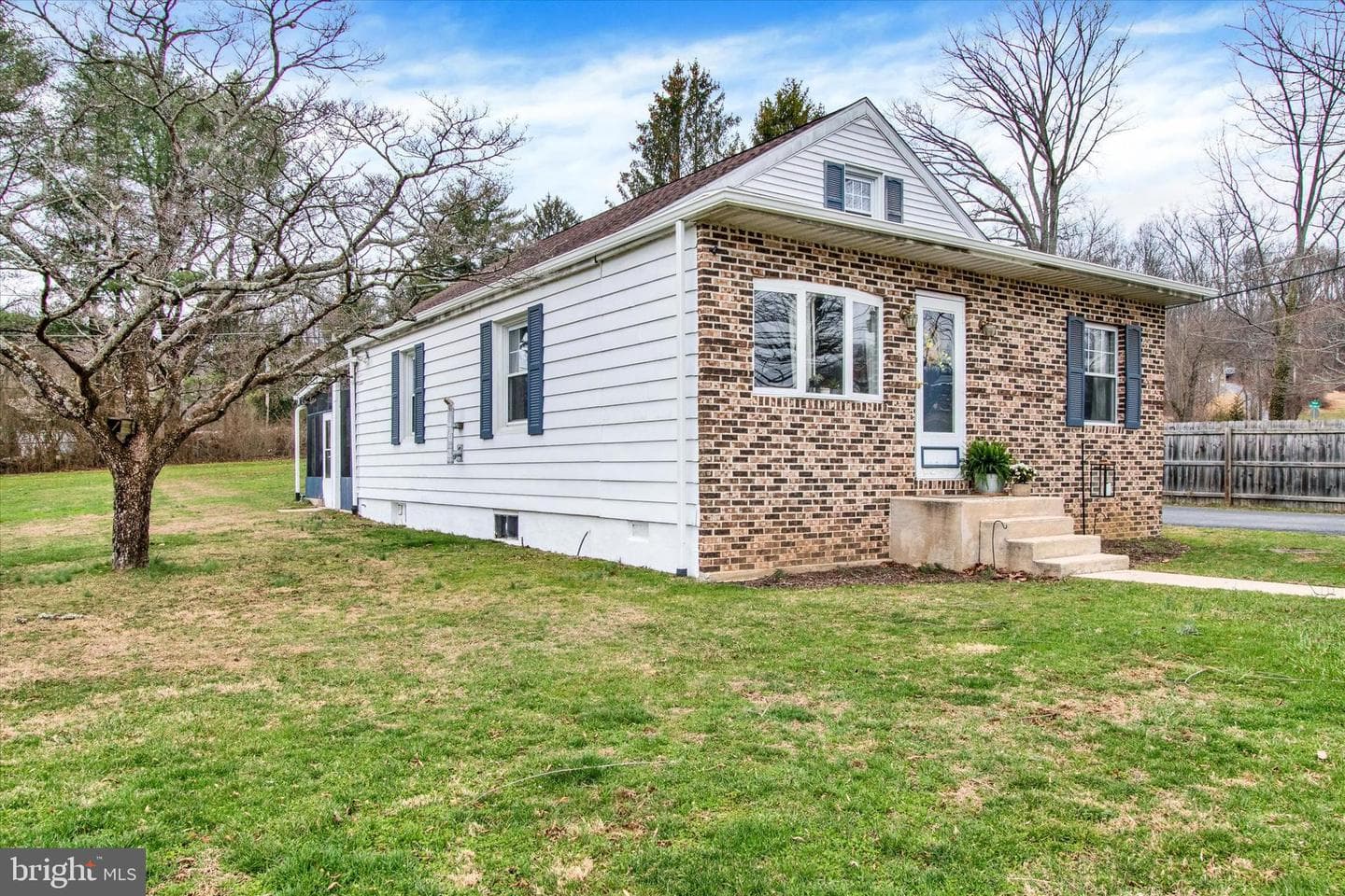 121 Old State Road