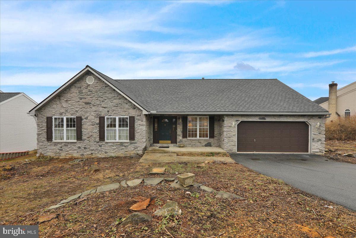 3305 Regency Drive photo 1
