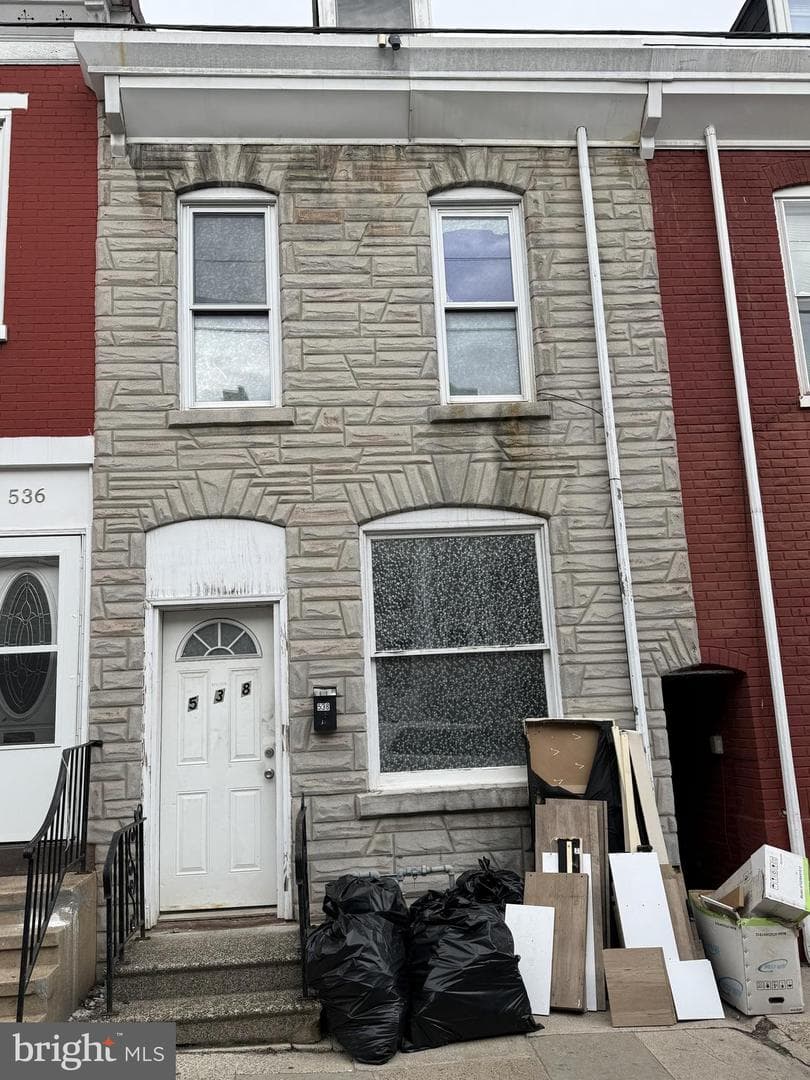 538 Moss Street photo 1