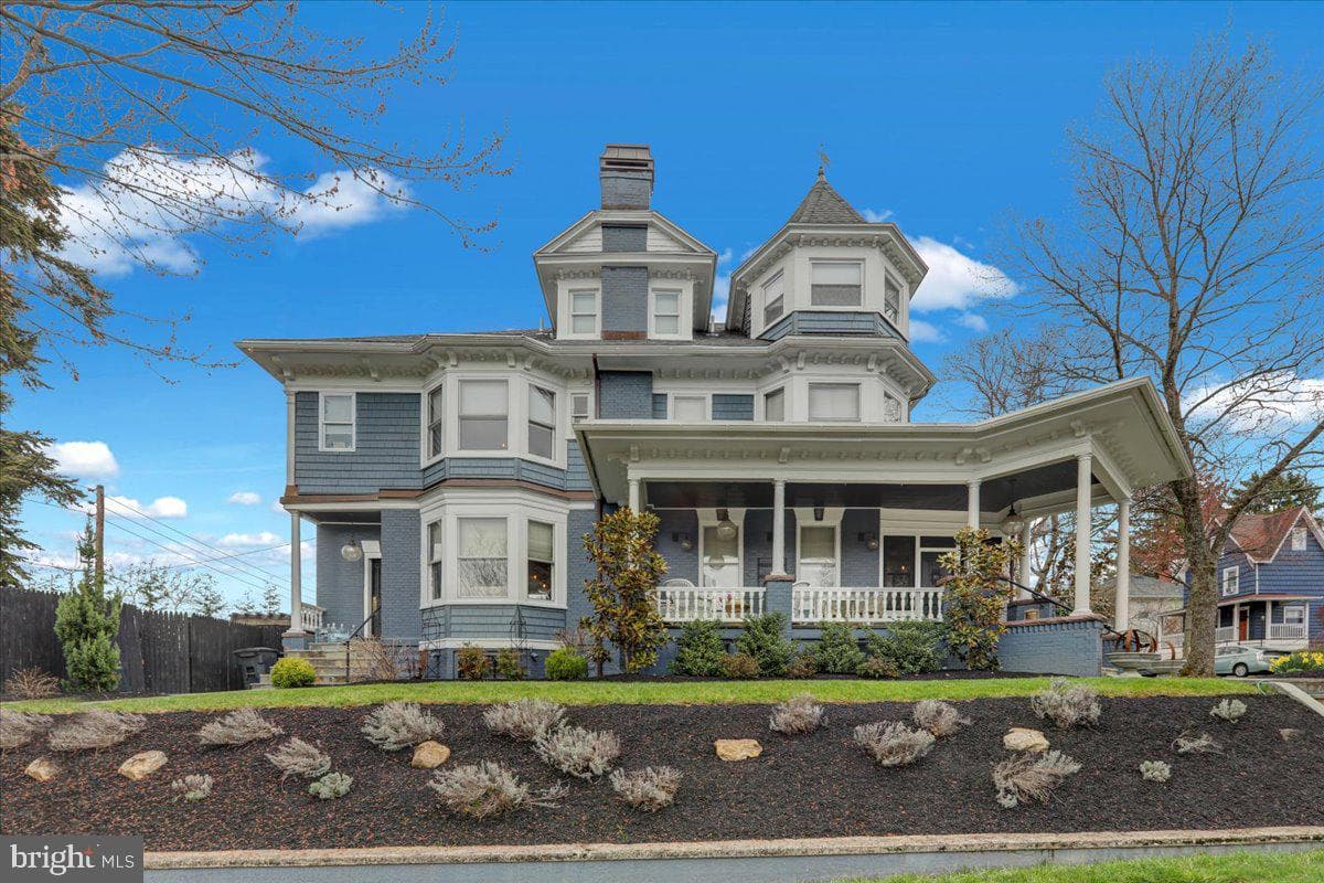 1245 Delaware Avenue photo 1