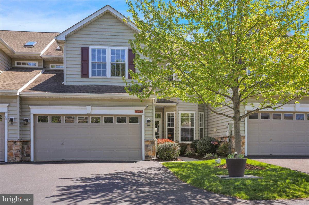 1506 Lexington Way