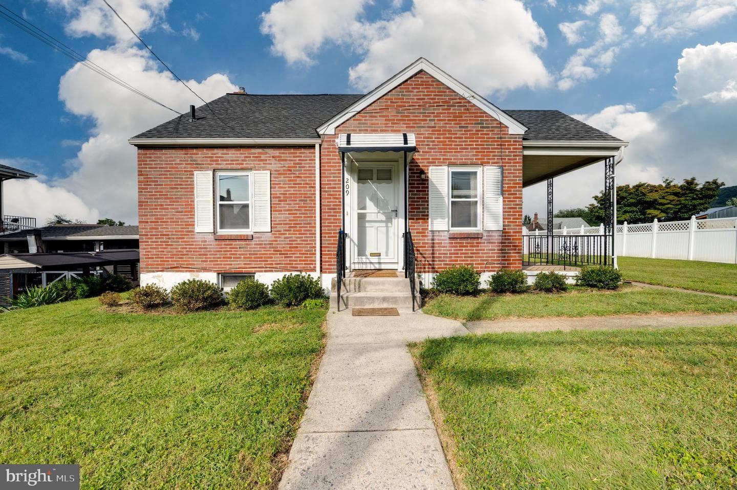 209 Carroll Street photo 1