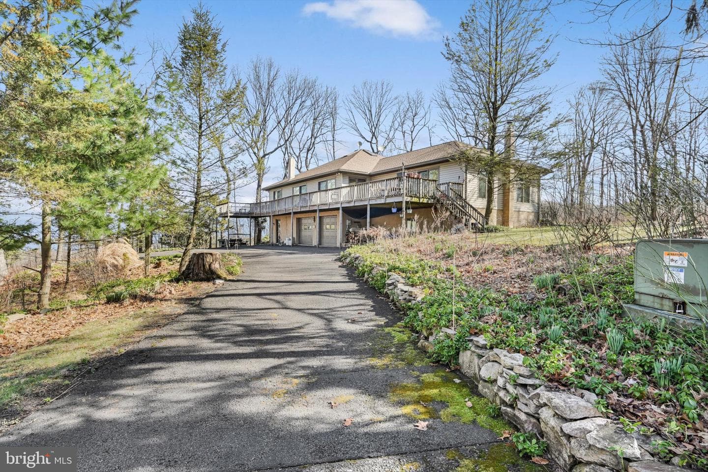 418 Mountainside Road photo 1