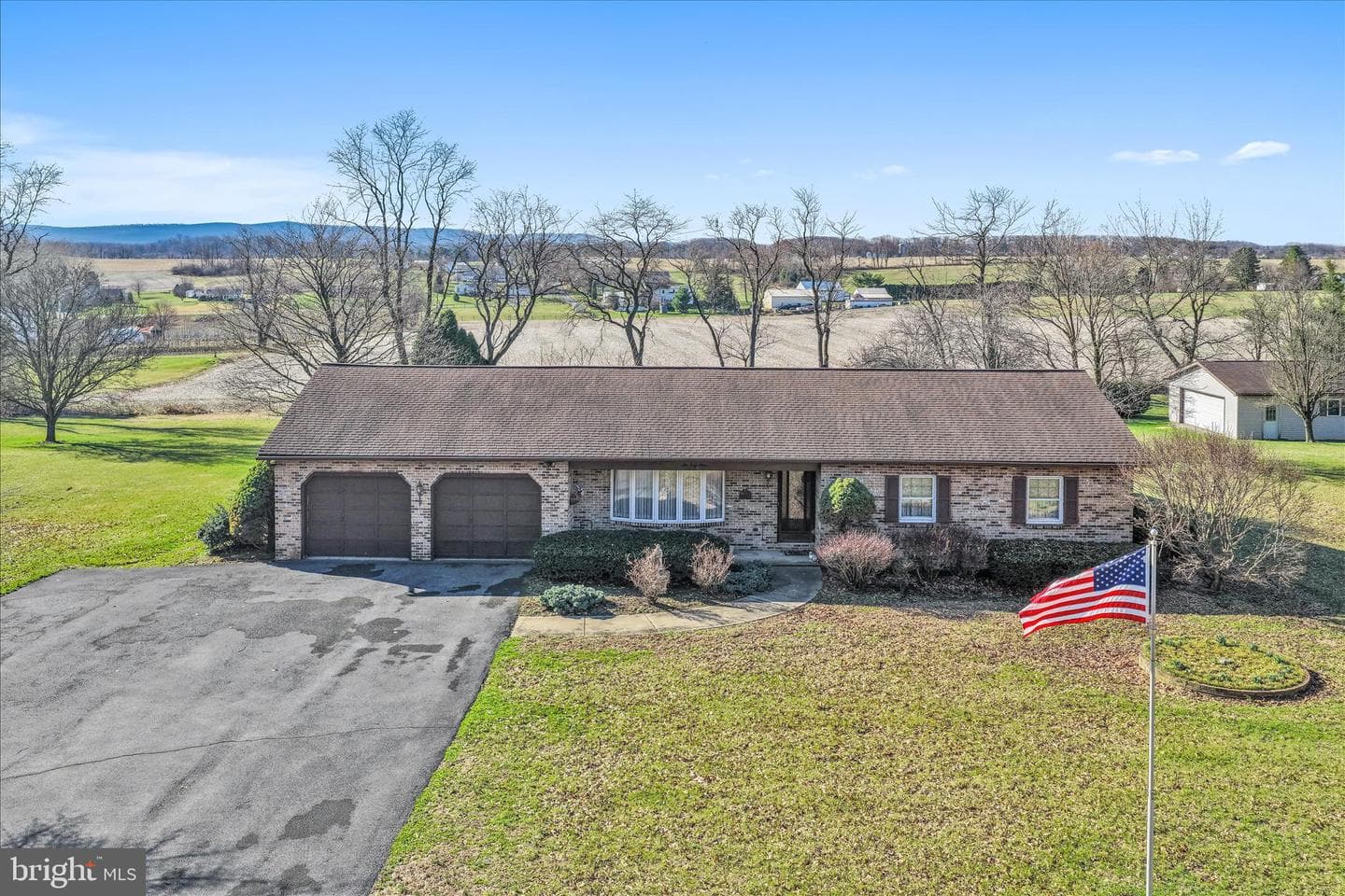 649 Stone Hill Road photo 1