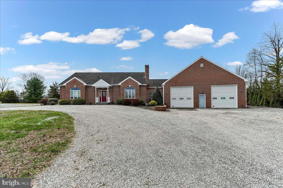 26 Sapphire Lane photo 1
