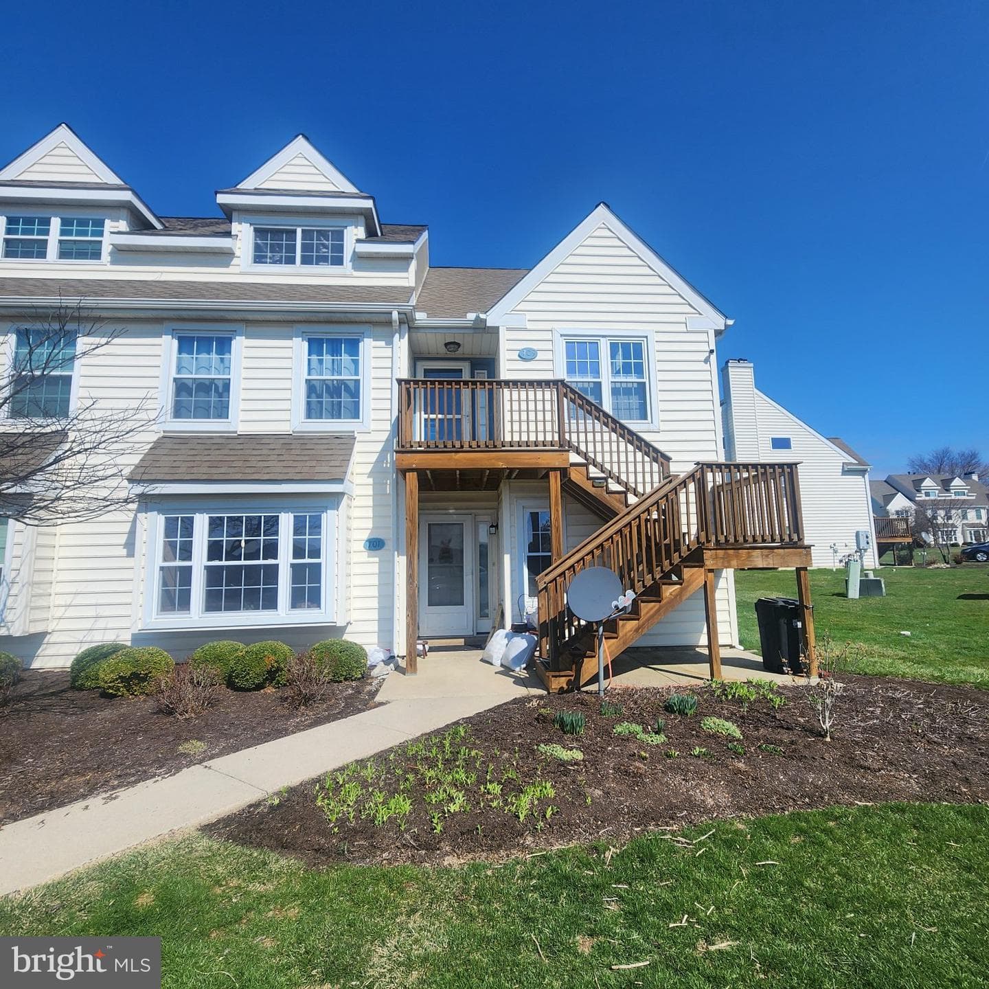 701 Lexington Way photo 1
