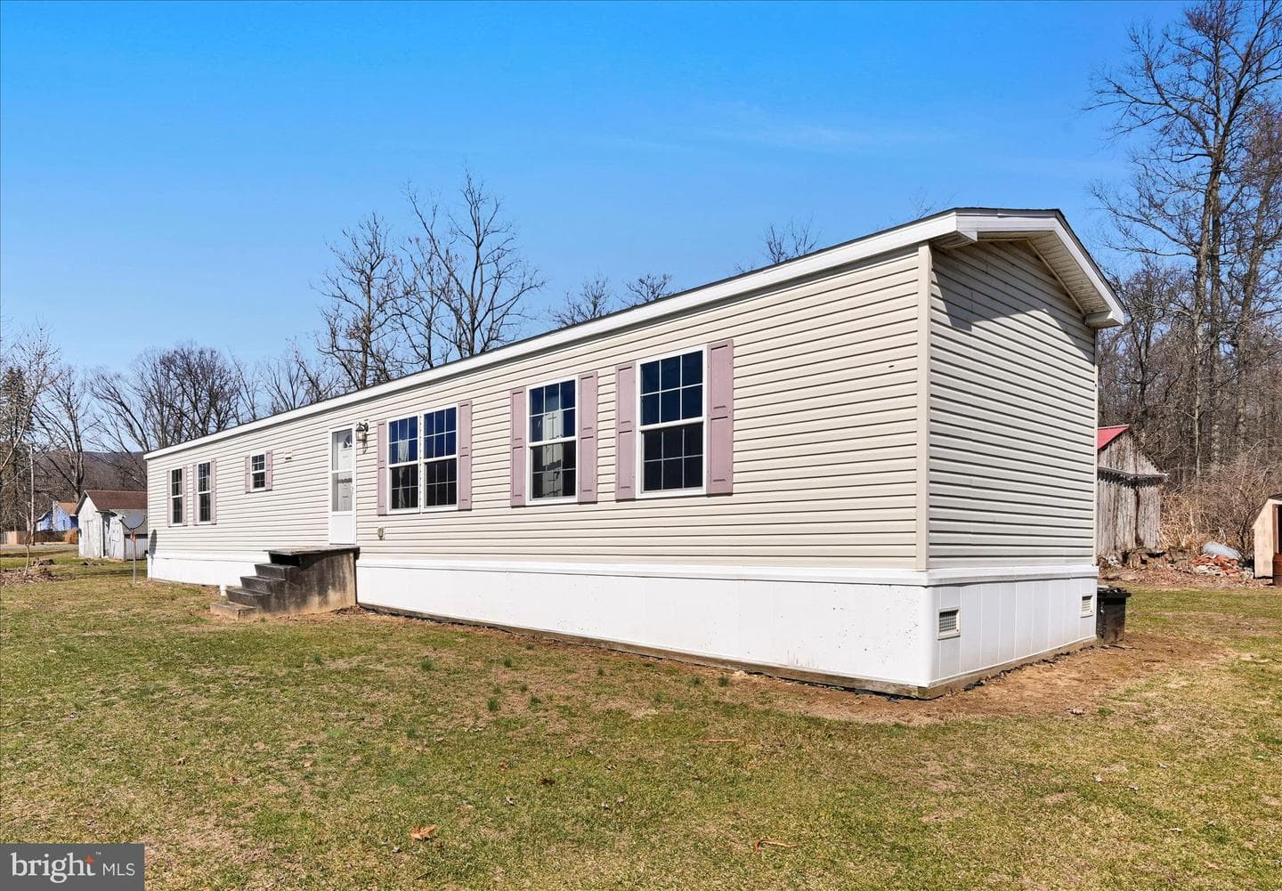 571 Schubert Road photo 1