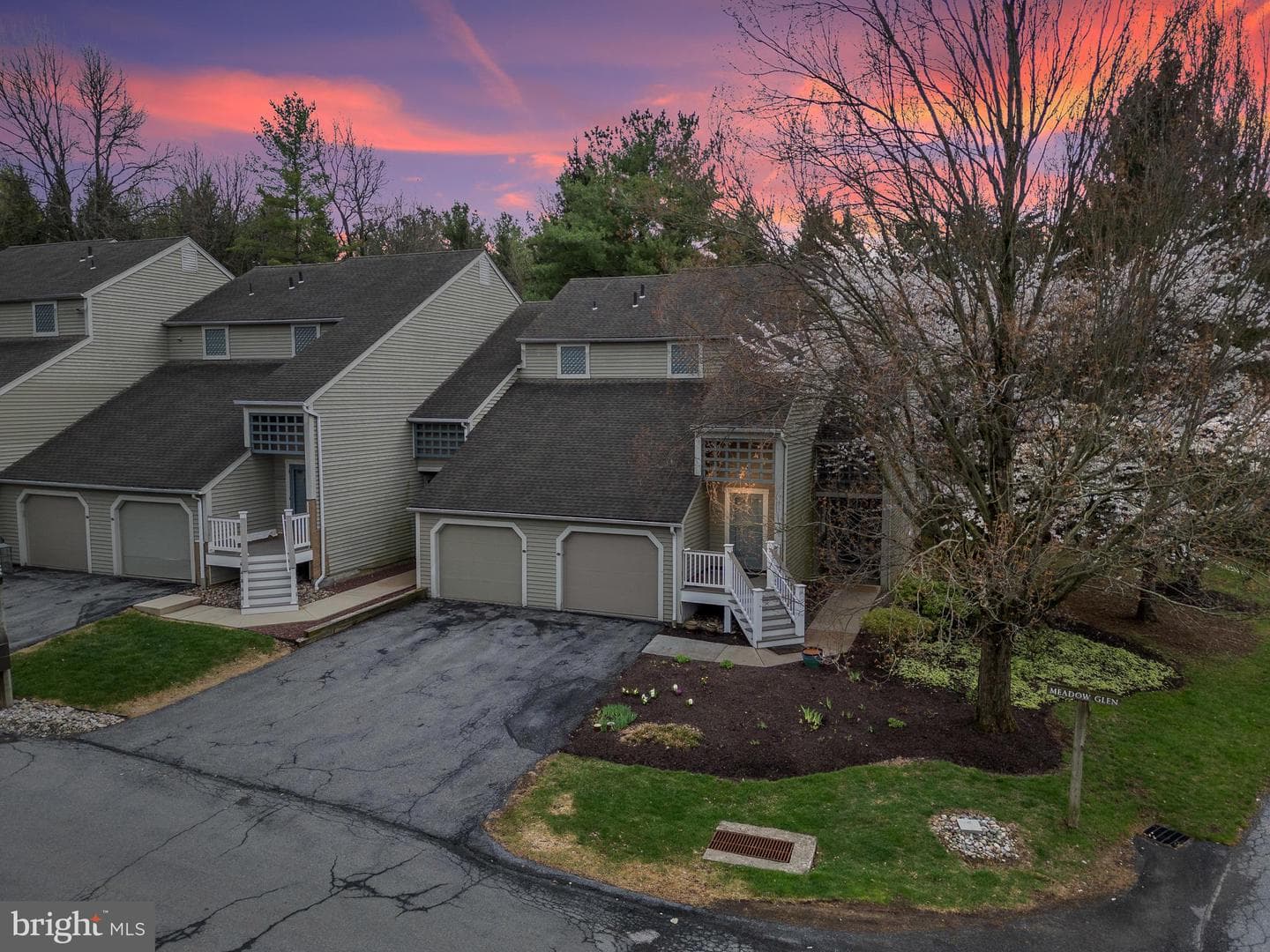 2000 Meadow Glen