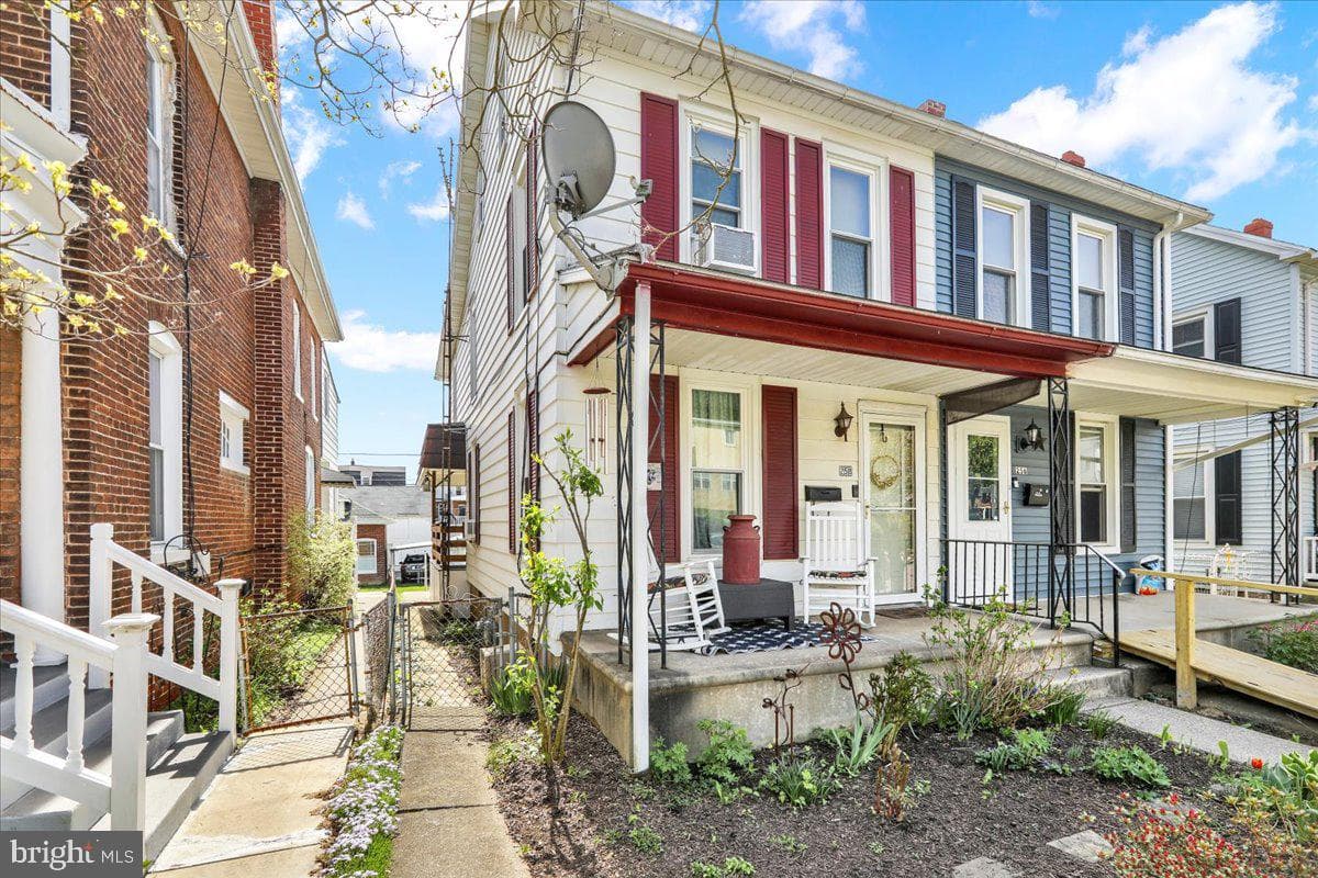 258 E Walnut Street