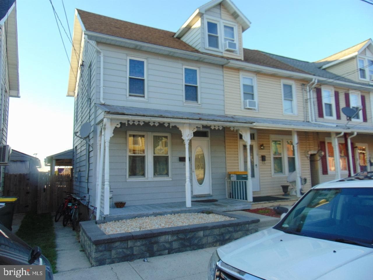 21 W Smith Street photo 1