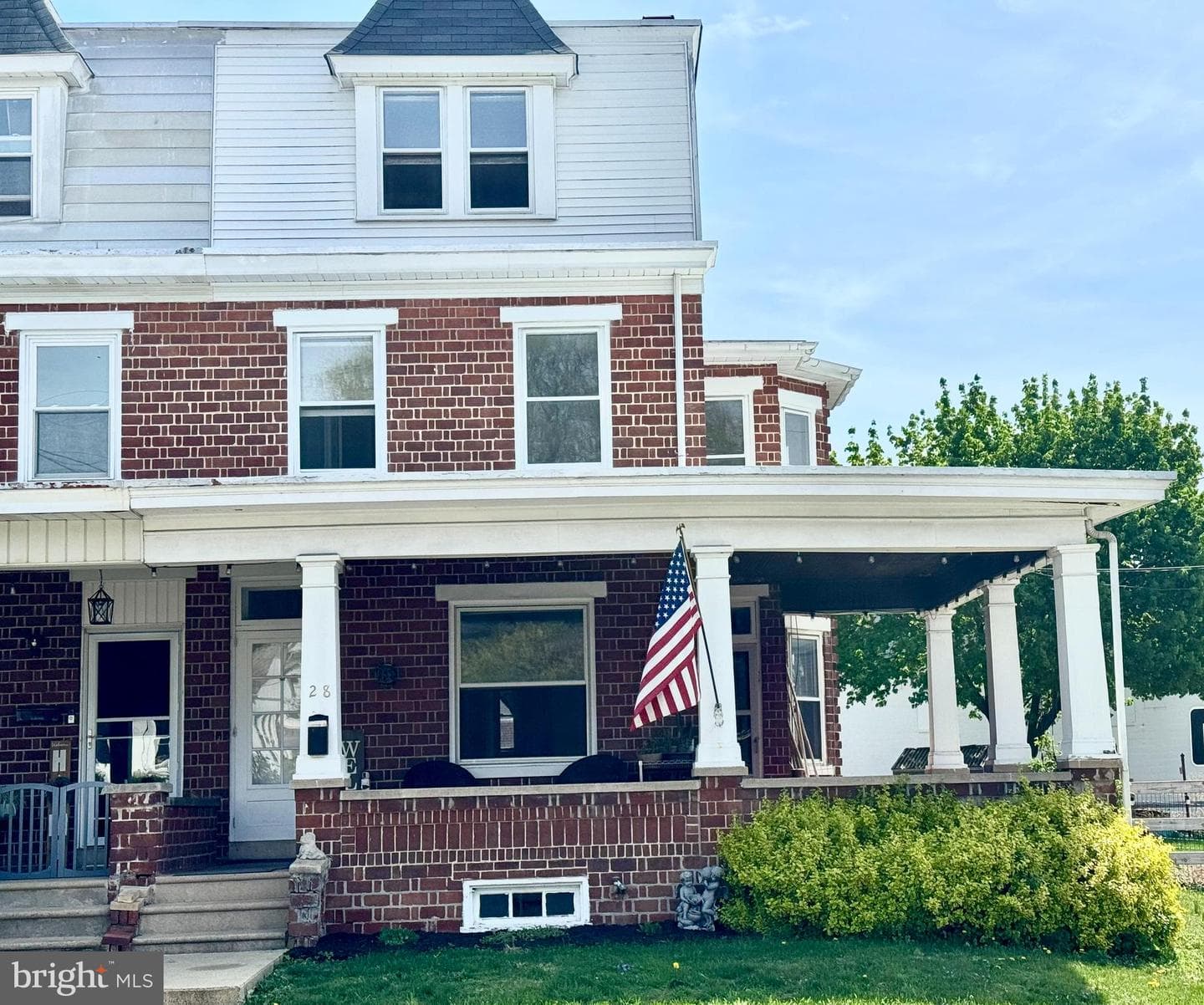28 College Street