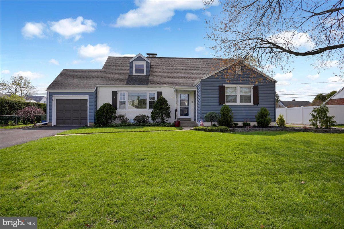 3812 Reiff Place