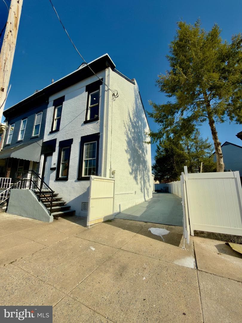 430 Bingaman Street