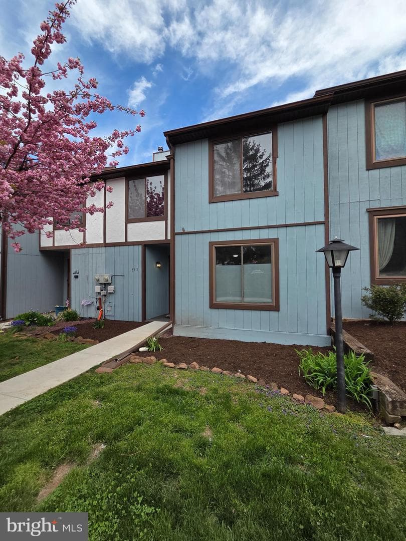 65 Azalea Way photo 1