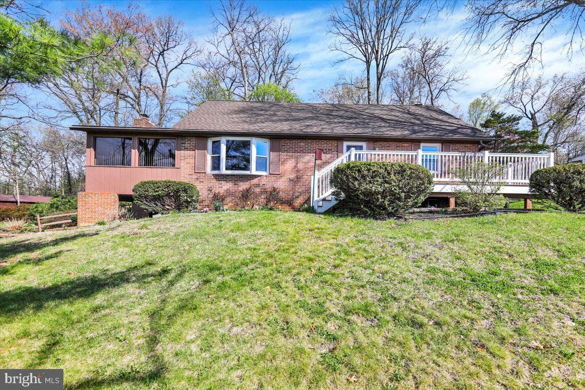 12 Moser Lane photo 1