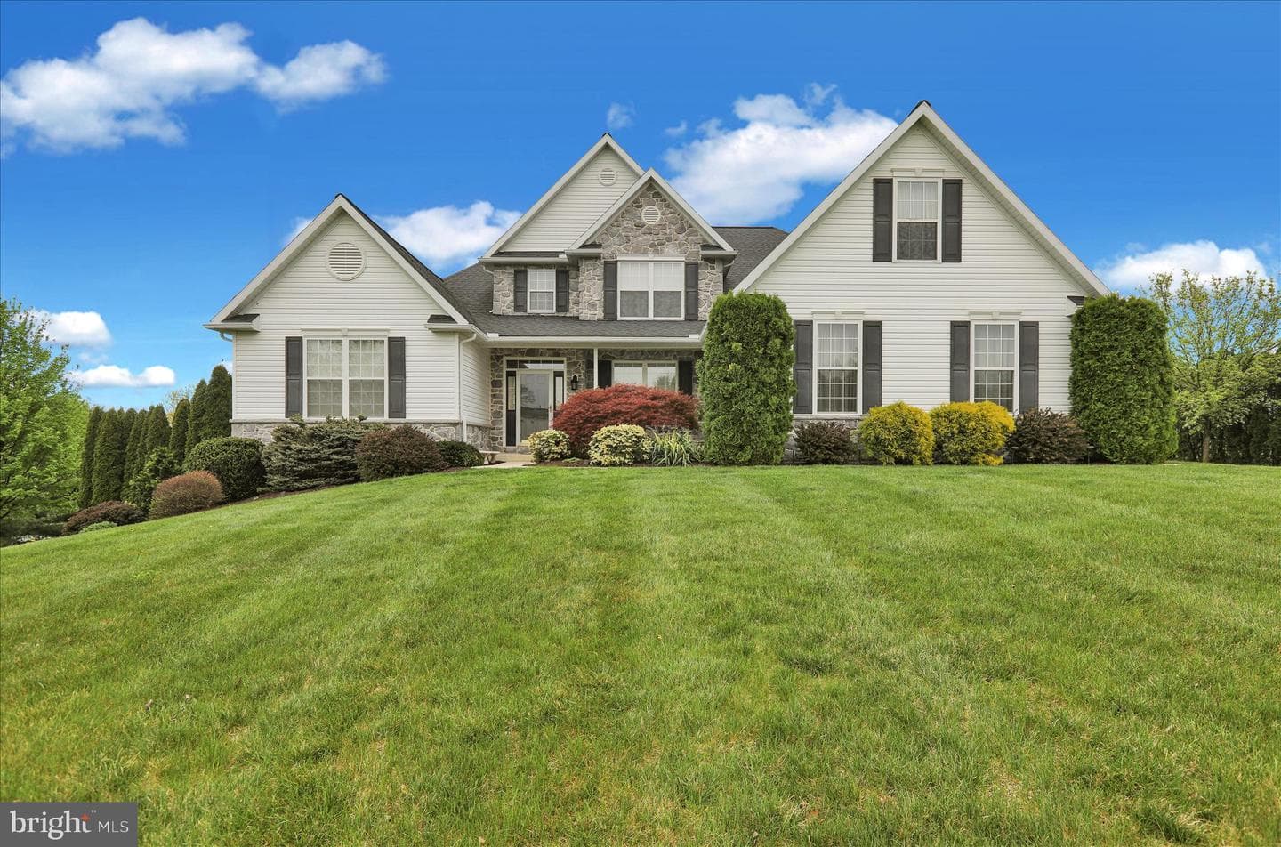 160 Eagleview Drive photo 1