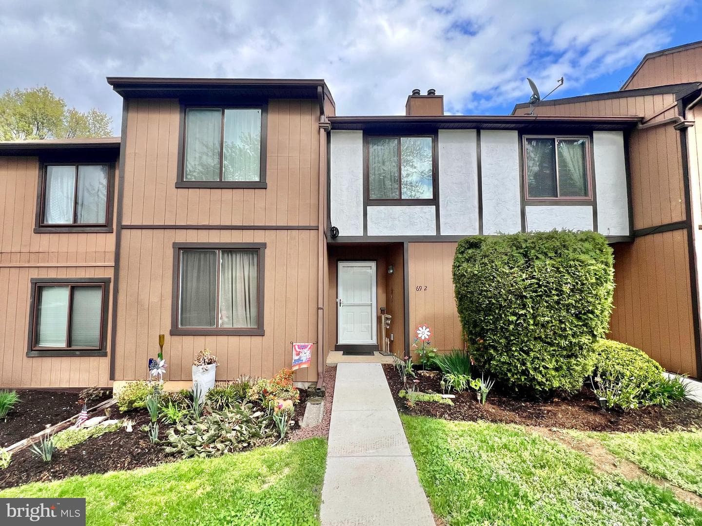 69 Azalea Way photo 1