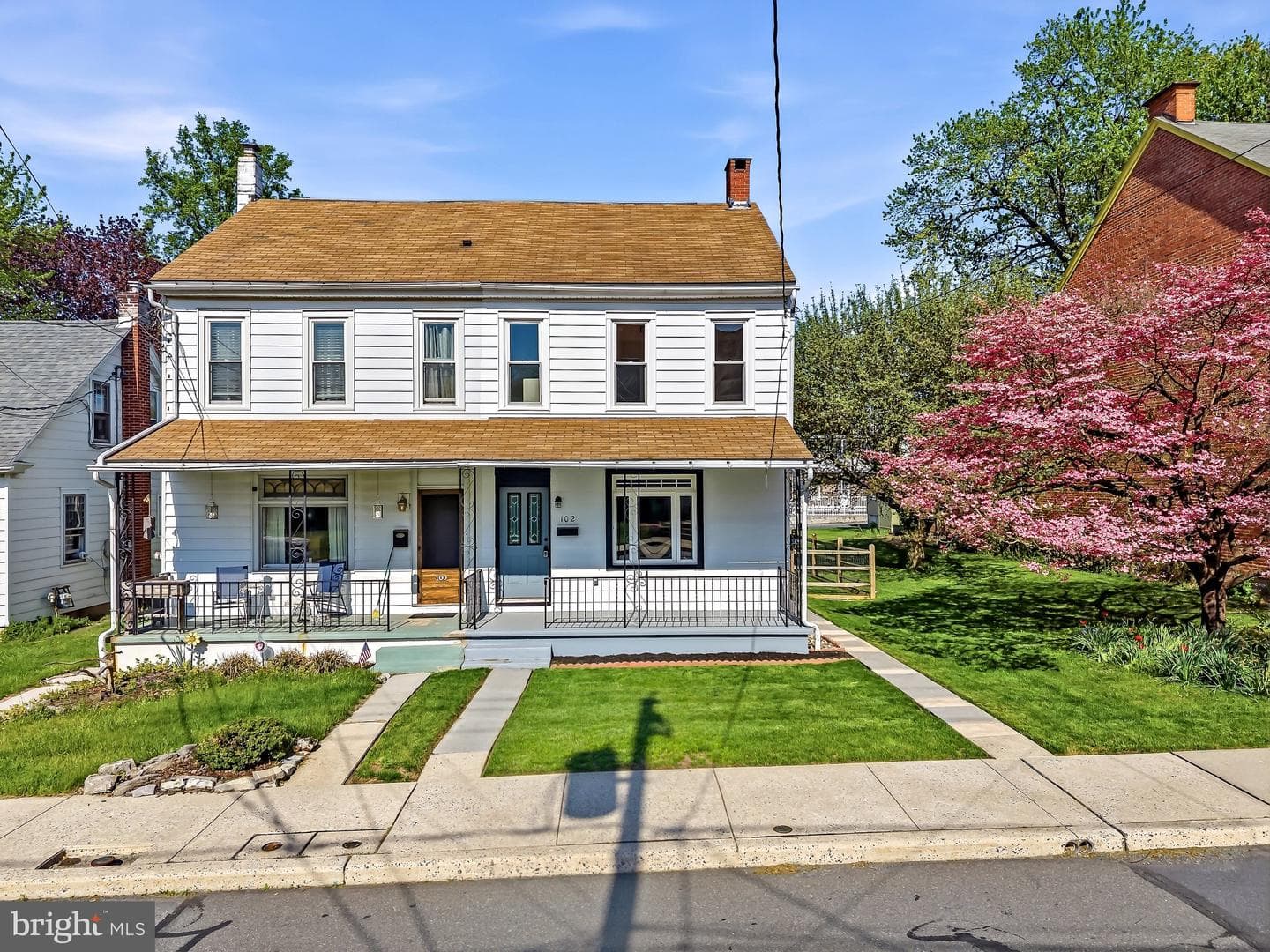 102 S Whiteoak Street